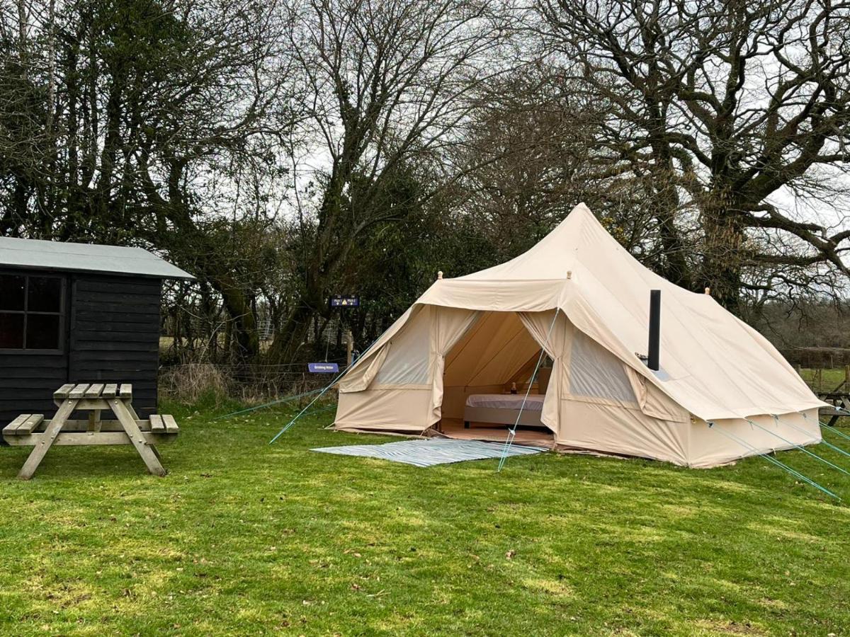 1 Glamping Tent With Kitchen & Electric On Small Family Campsite, No Bedding Supplied Нарберт Экстерьер фото