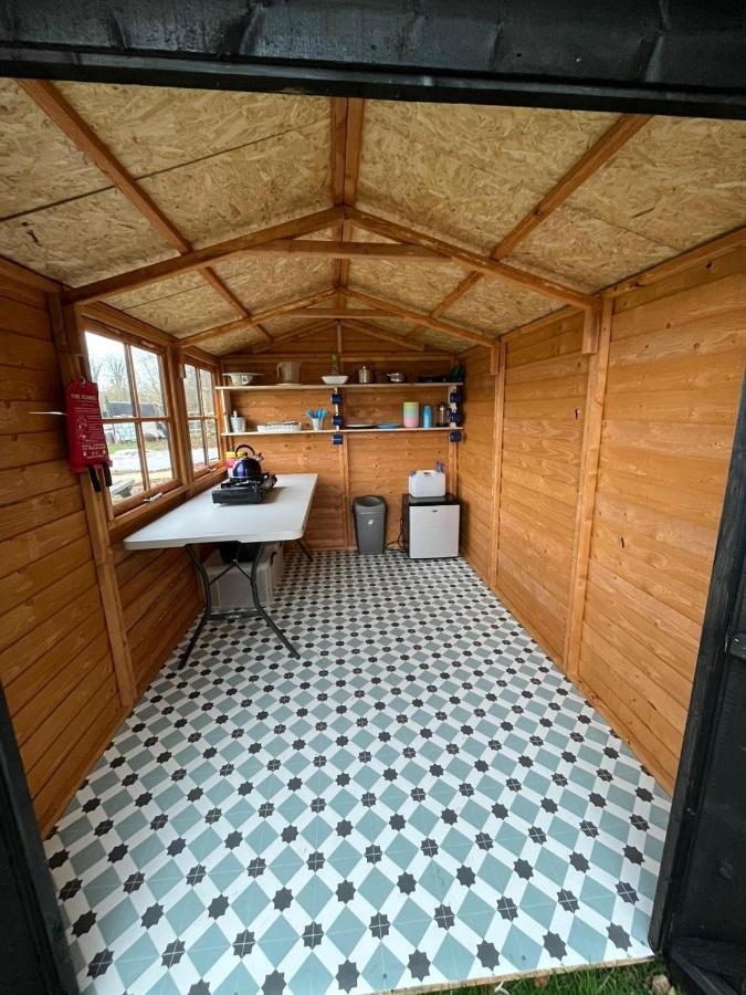 1 Glamping Tent With Kitchen & Electric On Small Family Campsite, No Bedding Supplied Нарберт Экстерьер фото